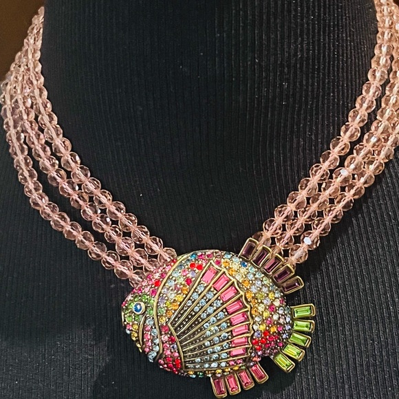 Heidi Daus “Gone Fishing” Swarovski Crystals fish necklace EUC
